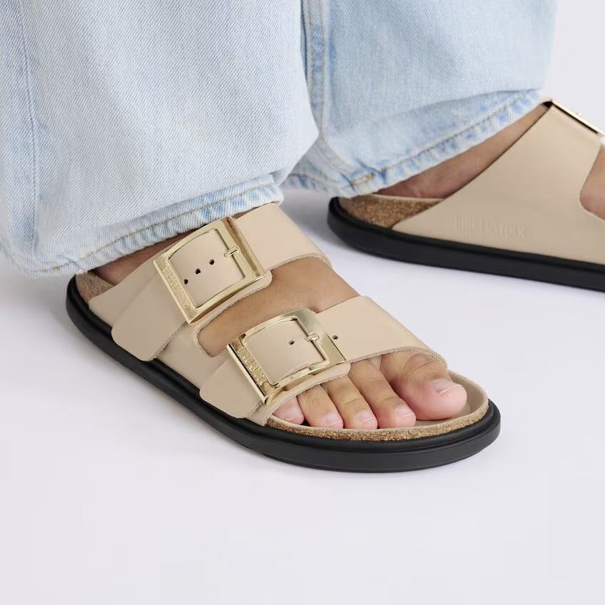 Birkenstock ARIZONA DROPLET BUCKLE 1029386 High Shine New Beige | Cuir Largeur Étroite - Dealorys