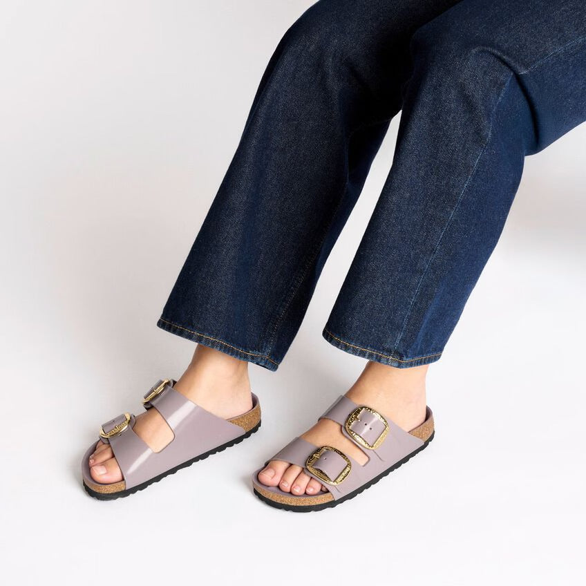 Birkenstock ARIZONA HAMMERED BIG BUCKLE 1029762 High Shine Faded Purple | Cuir Largeur Étroite - Dealorys