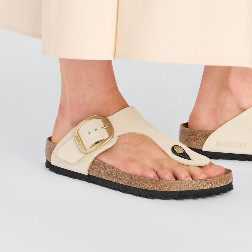 Birkenstock GIZEH BIG BUCKLE 1026580 Ecru | Nubuck Largeur Régulière - Dealorys