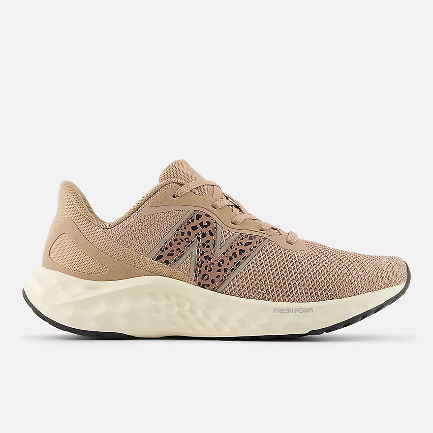 New Balance Arishi WARISIT4 Brun/Noir | Espadrilles de course - Dealorys