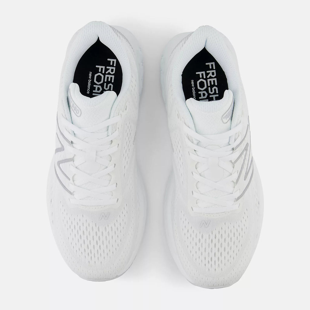 New Balance W880W13 Blanc avec argent clair | Espadrilles de course - Dealorys