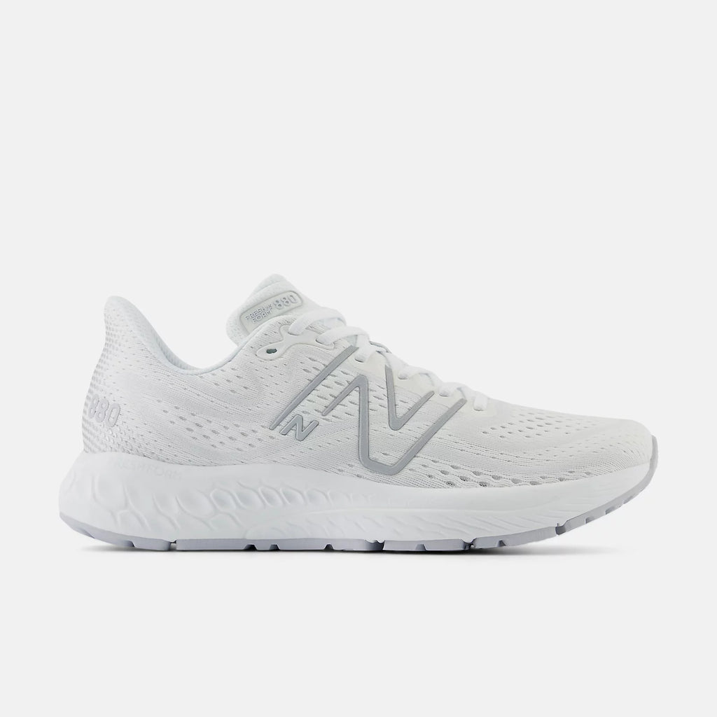 New Balance W880W13 Blanc avec argent clair | Espadrilles de course - Dealorys