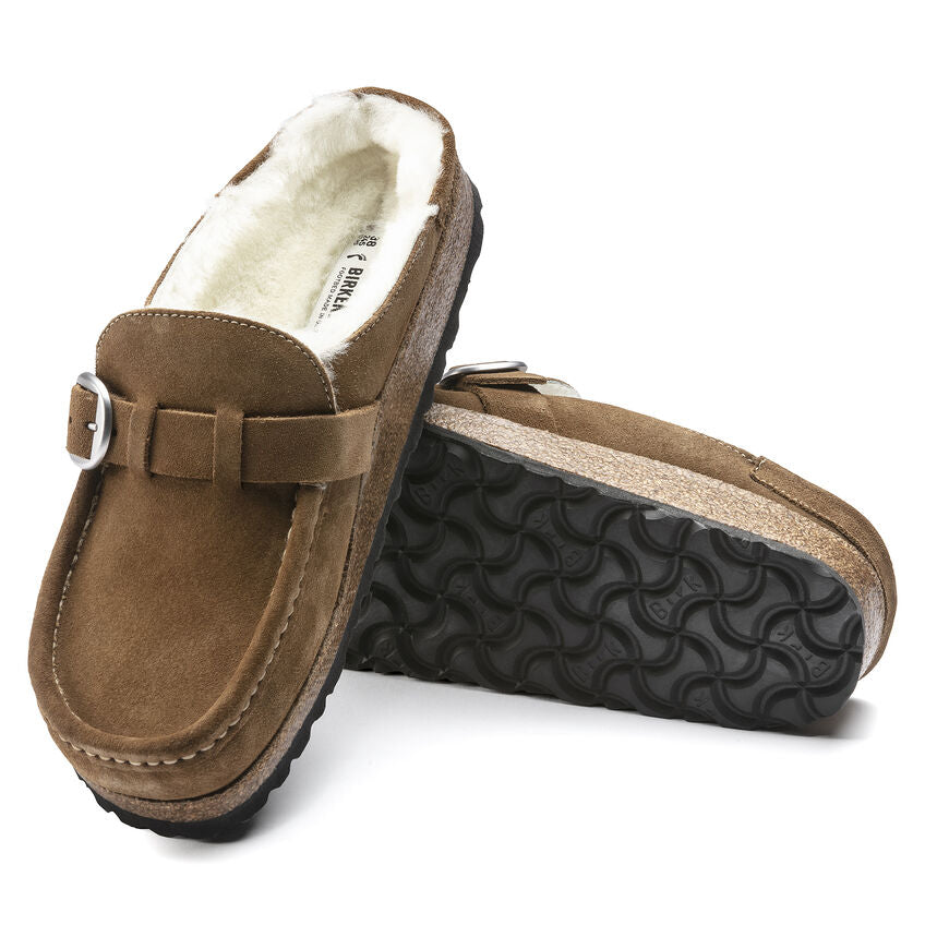 Birkenstock BUCKLEY SHEARLING 1018127 Tea Suede pour Femmes Largeur Étroite - Dealorys