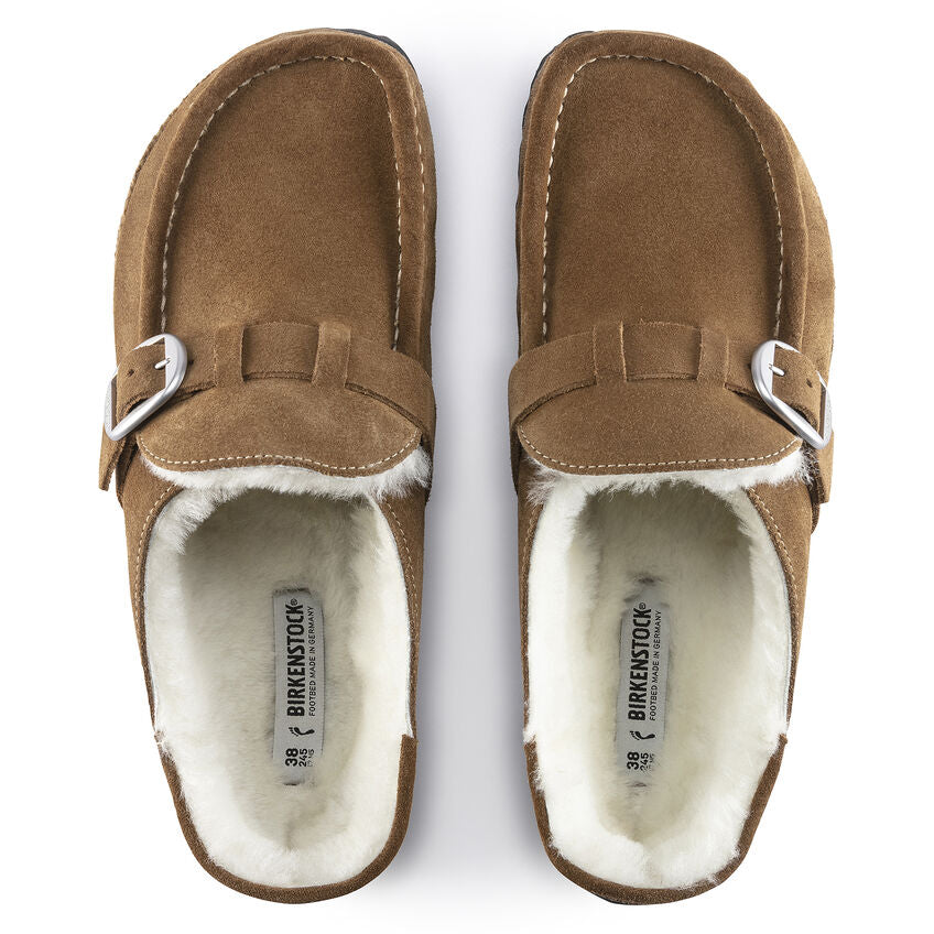 Birkenstock BUCKLEY SHEARLING 1018127 Tea Suede pour Femmes Largeur Étroite - Dealorys