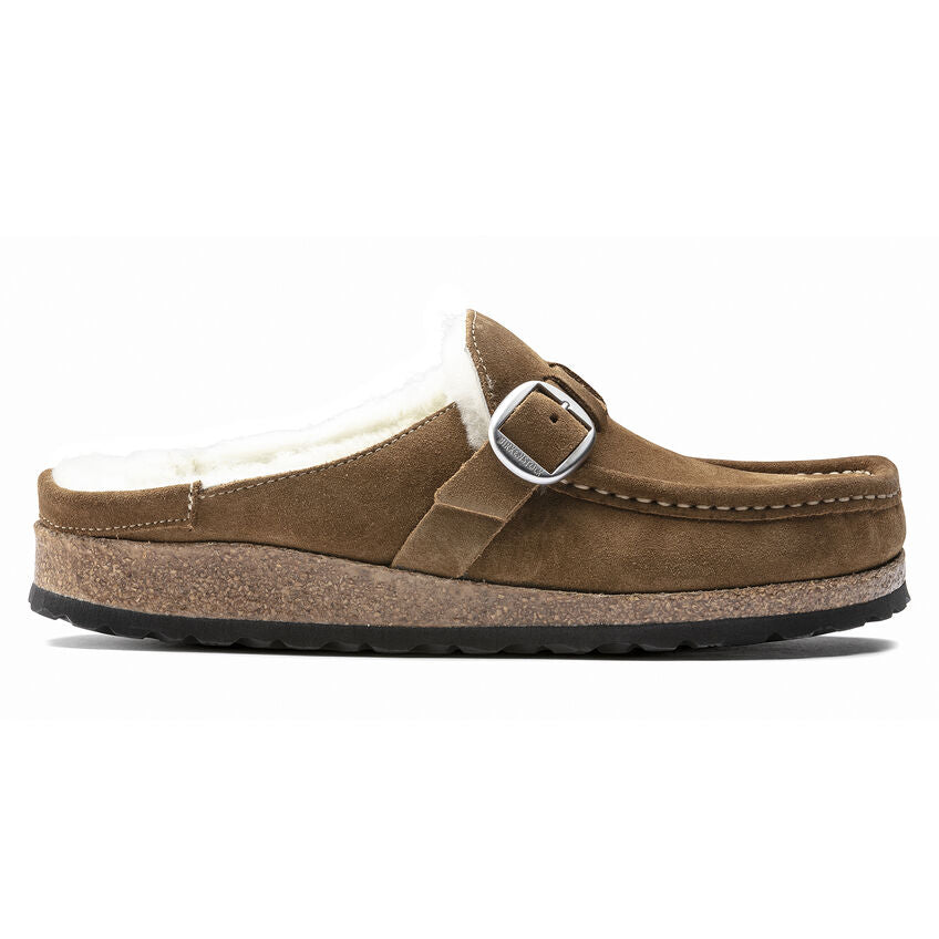 Birkenstock BUCKLEY SHEARLING 1018127 Tea Suede pour Femmes Largeur Étroite - Dealorys